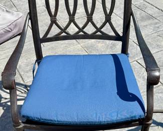 Hanimint Round Table and 4 Arm Chairs with Hanamint Umbrella