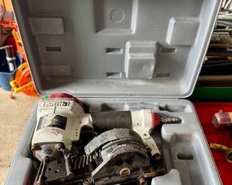 Pneumatic Nail Gun and Case