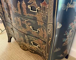 Beautiful Drexel Chinoiserie Black Lacquered Chest of Drawers from the Et Cetera Cllection