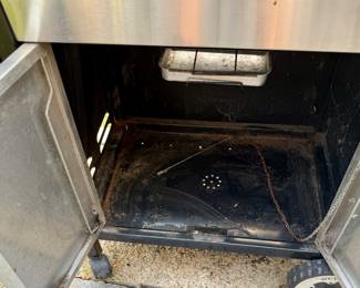 Weber Genesis Silver Propane Gas Grill with Cover and very Clean.