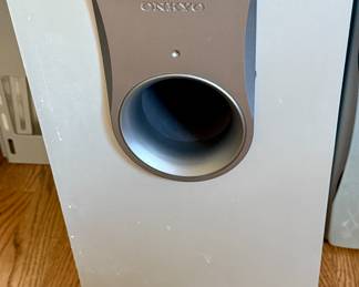 Onkyo 8pc Home Theater System includes: Powered SKW 550 Subwoofer, (4) SKM -550S Surround Speakers,   (2) SKF-550F Front L/R Speakers and (1) SKC-550C Center Speaker