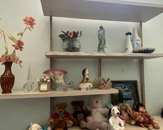 Lots of smalls and Hull Pottery piece