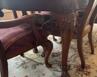 Thomasville Dining Room Table and 6 Chairs. Comes with 2 leafs.