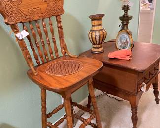 bar stool & lamp tale