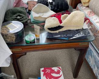 hats & gloves, lamp table