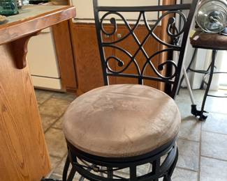 4 of these bar stools