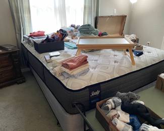 queen bed, nice mattress, no headboard