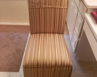 Vanity chair