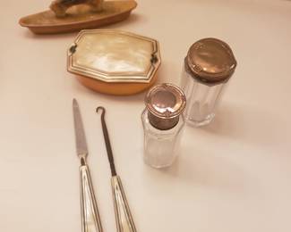 Vintage vanity set