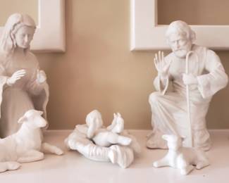 BOEHM 9 piece nativity w boxes