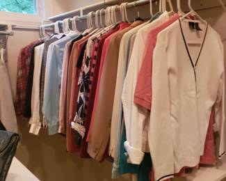 Lots of womens clothes size small 2-4