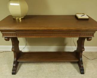Desk w drawer