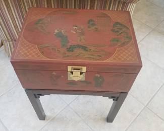 Oriental box chest
