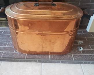 Copper wood pot w lid