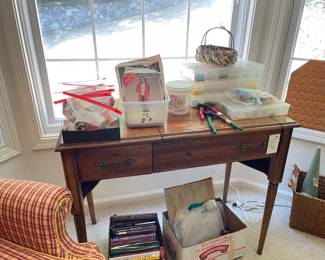 sewing machine cabinet (no machine)