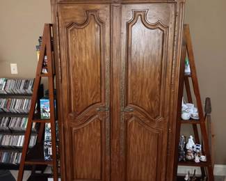 Entertainment center with side shelves 