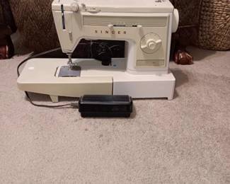 Singer zig zag sewing machine