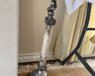 2 lamps like this