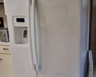 GE Frigerator 