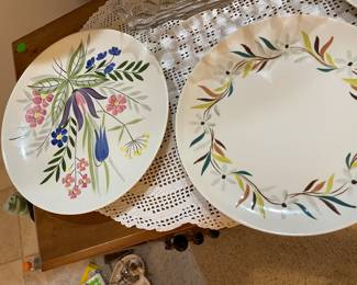 Set of 13 different Red Wing dinner plates