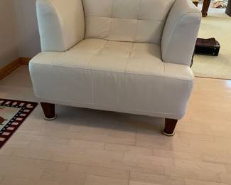 Matching leaver side chair