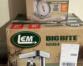 LEM Big Bite Meat grinder