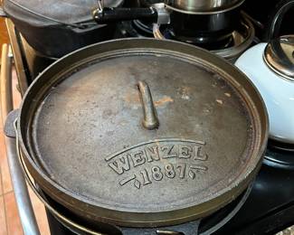 Wenzel 1887 Cast Iron dutch oven with handle