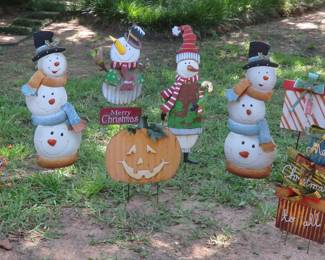 Outdoor Christmas, Halloween