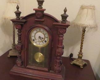 Mantle/shelf clock 