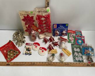 VINTAGE CHRISTMAS DECOR 