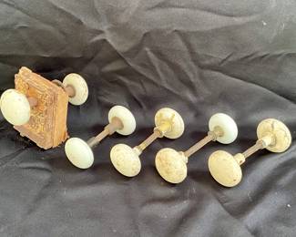 VINTAGE DOOR HARDWARE 