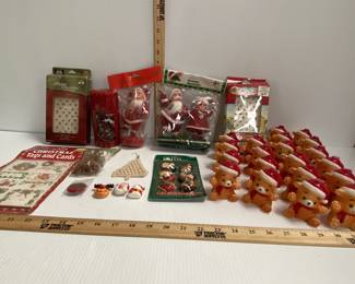 VINTAGE CHRISTMAS DECOR