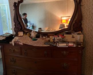 THIS ANTIQUE DRESSER / MIRROR IS ALSO IN VERY GOOD CONDITION.