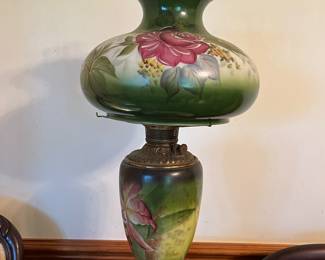 HAND PAINTED GONE WITH THE WIND ANTIQUE OIL LAMP