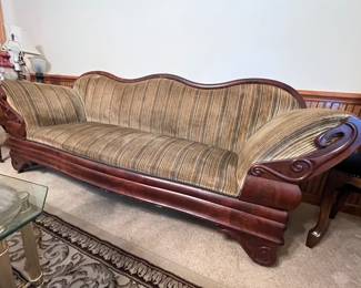 MAHOGANY VICTORIAN DAYBEAD