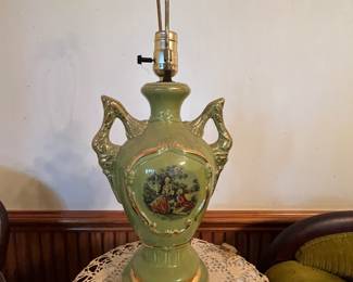 COURTING SCENES LAMP