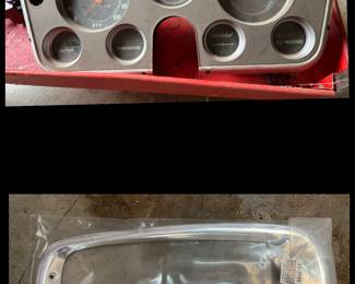 Dash gauges for Chevy Truck
Chrome blinker bezel for Chevy truck