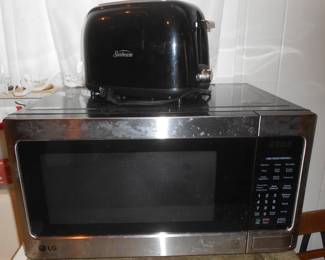 Microwave, toaster