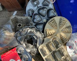 never used baking tins lots