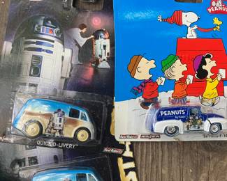 VINTAGE STAR WARS AND PEANUTS COLLECTABLES