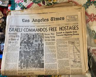 5 newspapers from the 60's and 70's