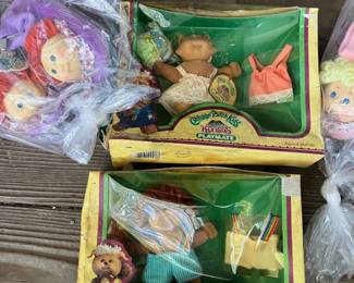 cabbage patch slippers never used cabbage patch dolls.still in original boxes