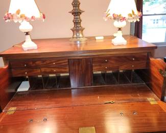 desk/dresser