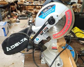 Delta 10" compound power miter saw