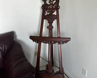 . . . beautiful art easel