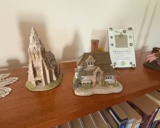 . . . cottage figures