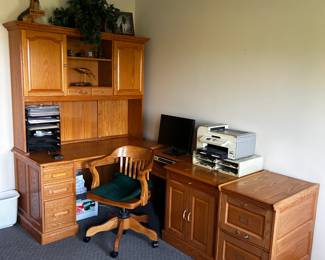 . . .  beautiful oak desk station
