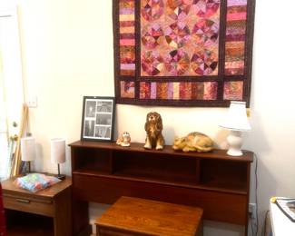 Look at that wall hanging! Beautiful!