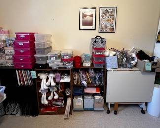 Drop leaf craft/sewing table