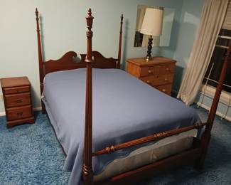 Antique four poster bedroom full bed